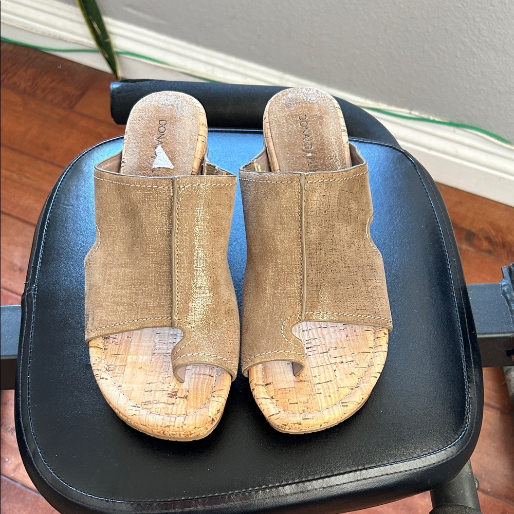 Donald J. Pliner “GERIE” Gold Cork Wedge Sandals 7.5
